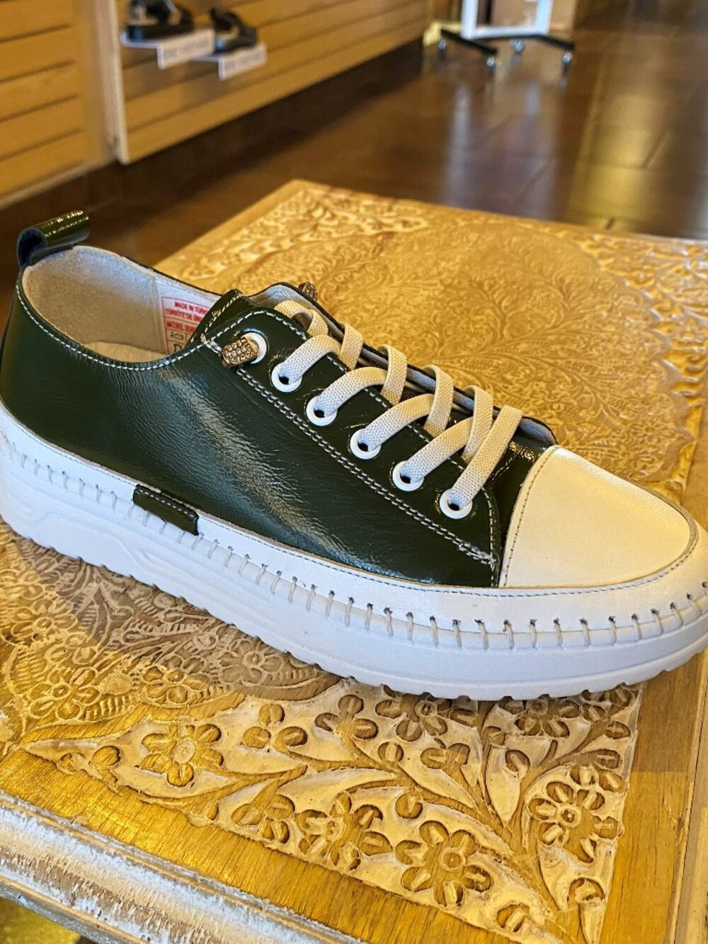 Gelato - Skye Khaki - Multiple Sizes (NEW W/ BOX)